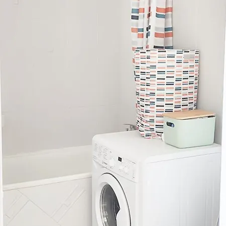 Ostoja Metro Brodno Apartmán