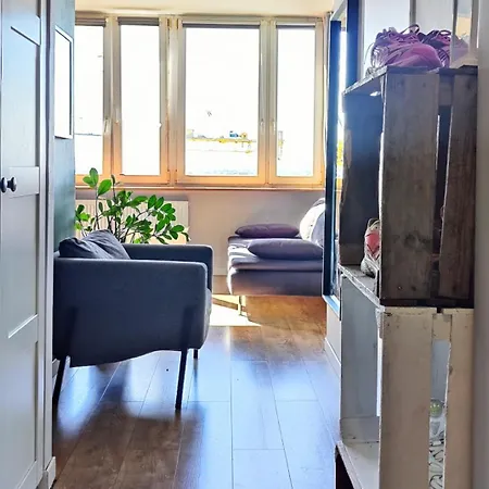 Ostoja Metro Brodno Appartement *