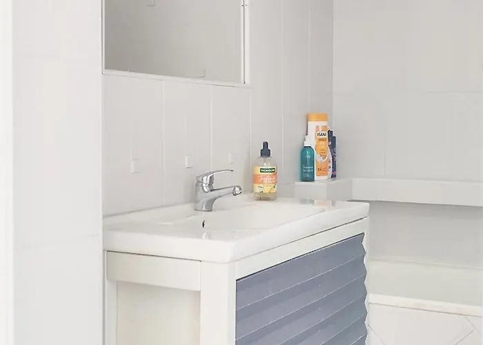 Ostoja Metro Brodno Apartman Varsó