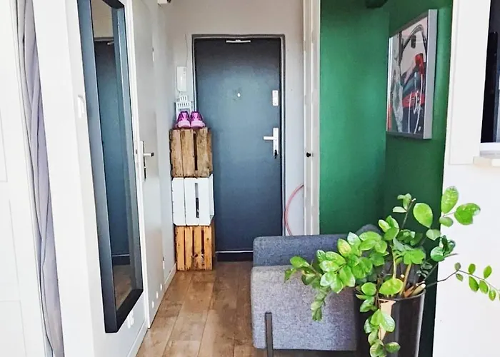 Ostoja Metro Brodno Apartman Varsó