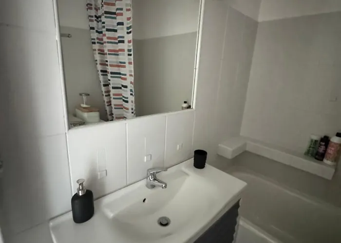 Ostoja Metro Brodno Apartman Varsó